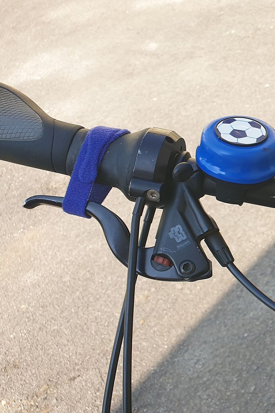 Zubehör-Tipp_Mit Klettband fixierte Bremsen Mit Klettband fixierte Bremse