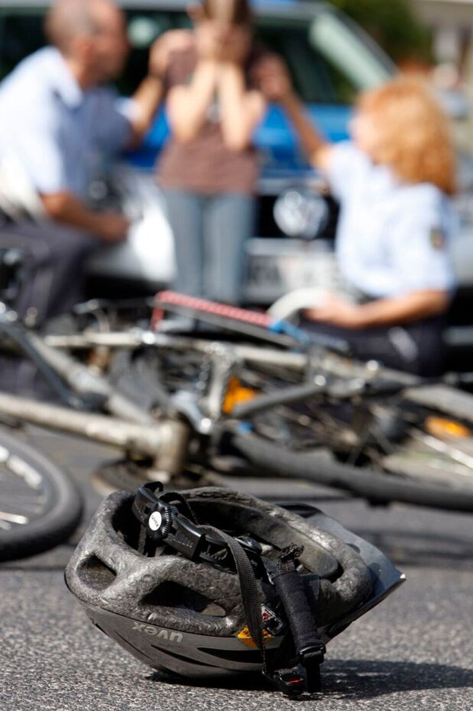 Verkehrsunfall mit Fahrradhelm Verkehrsunfall mit Fahrradhelm