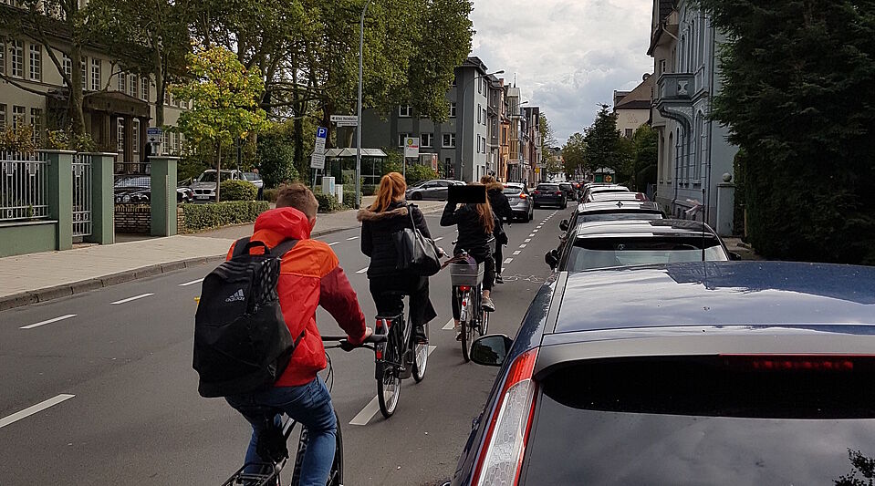 Seitenabstand Schutzstreifen Straße Seitenabstand Schutzstreifen Straße