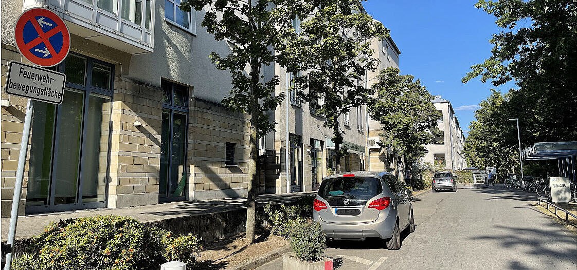 Falschparker Auto steht im absoluten Halteverbot