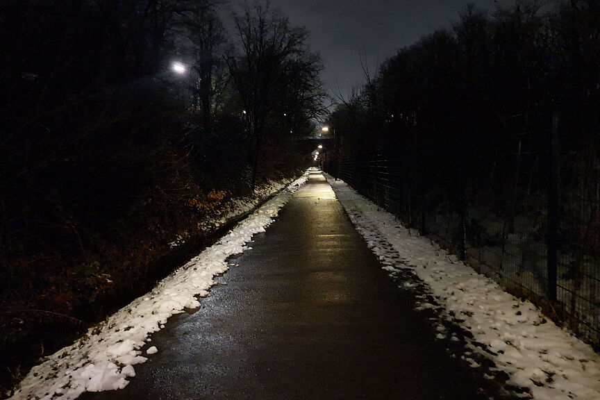 Beleuchtung Panoramaweg Velbert Heller und sicherer dank Solarlicht